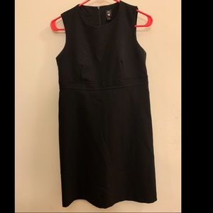 Fitted little black dress (LBD)